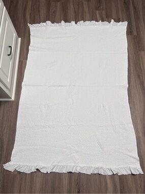 White Ruffled Cotton Throw Blanket